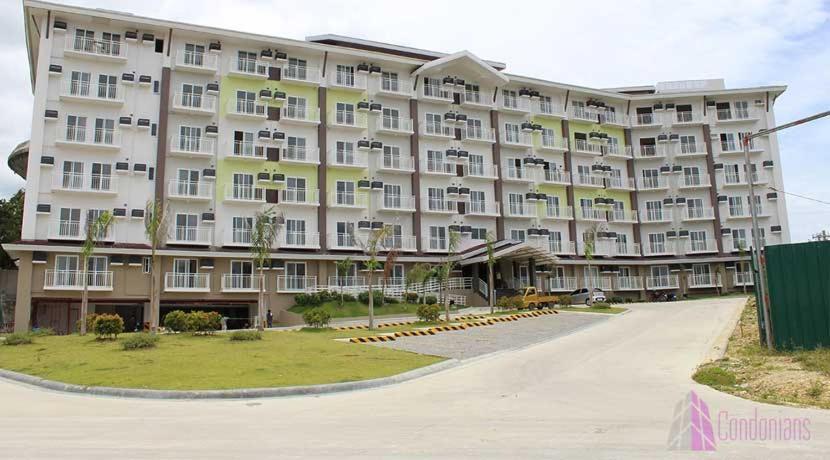 Closest Studio With Balcony From Cebu Airport Мактан Екстериор снимка
